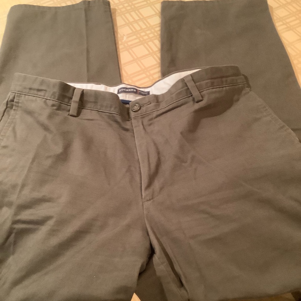 Dockers straight fit khakis
